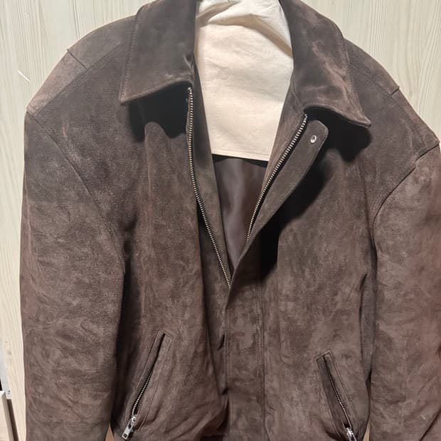 Gless(글레스) 스웨이드 봄버 1사이즈 팝니다