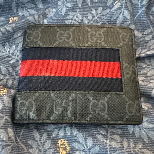 구찌 지갑 팔아요