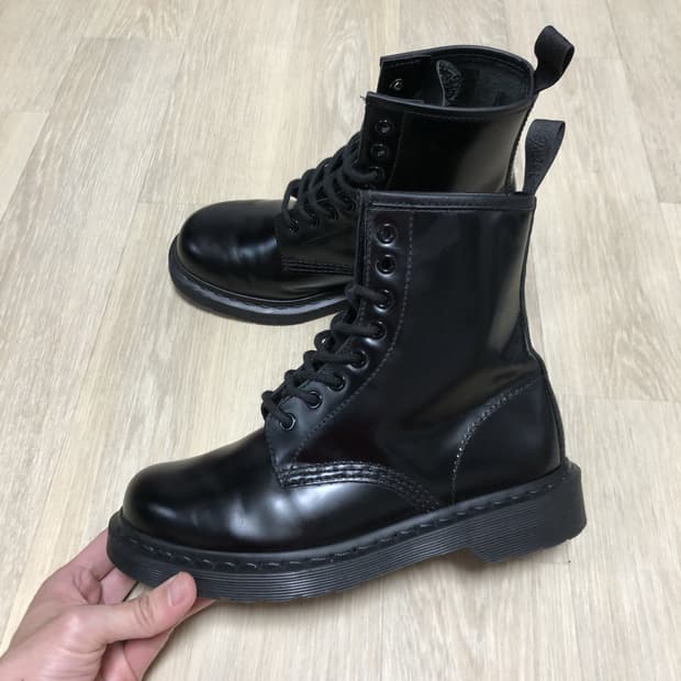 (240) 닥터마틴 Dr.martens 1460 모노 8홀 무광 블랙