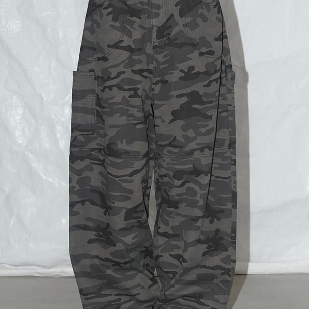 팬시클럽 카모 카펜더 레터링 데님 팬츠 (DARK GRAY) 2사이즈