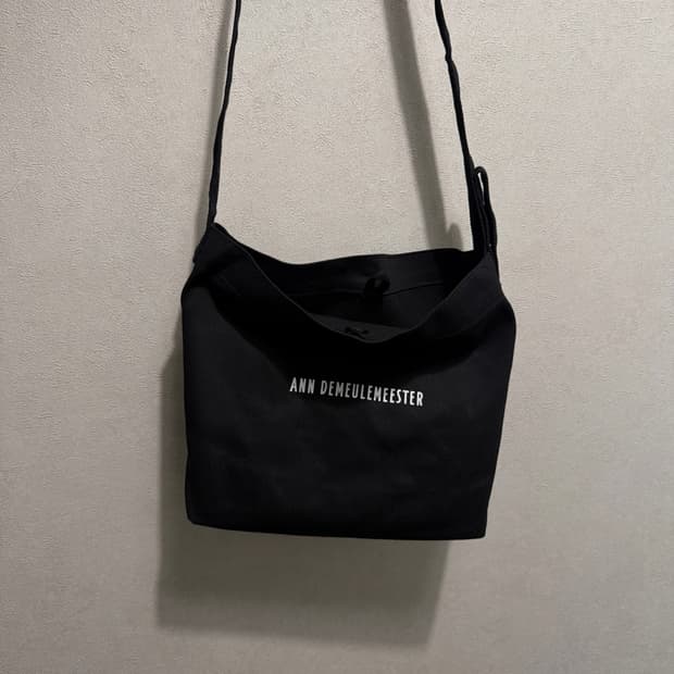 ANN DEMEULEMEESTER Shoulder Bag