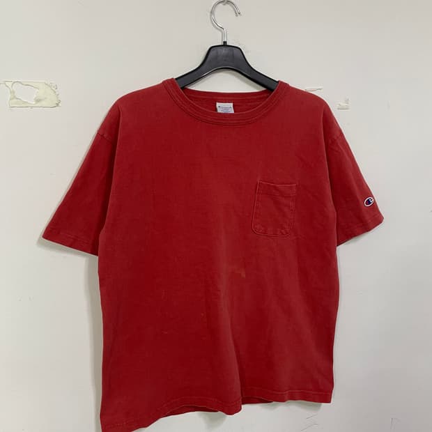 챔피온 레드 반팔 티셔츠