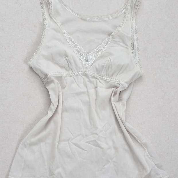 레이스 슬리브리스 나시 Lace detail sleeveless