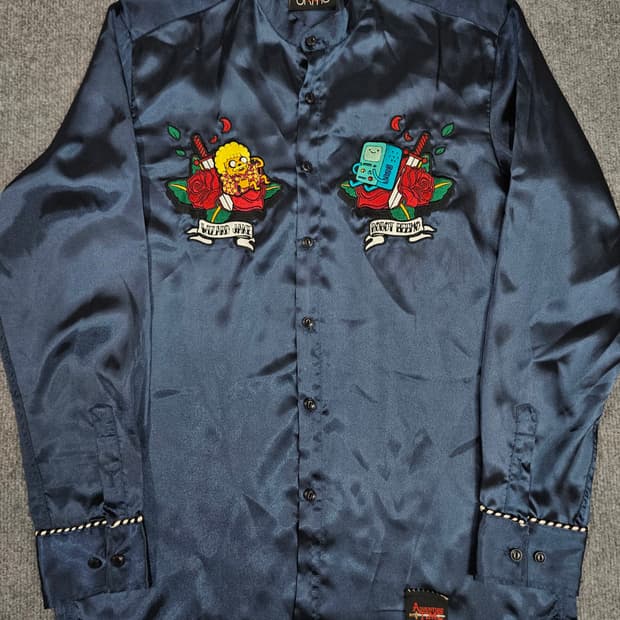 크리틱 × 어드벤처 타임 제이크 & 비모 사틴 셔츠 급처