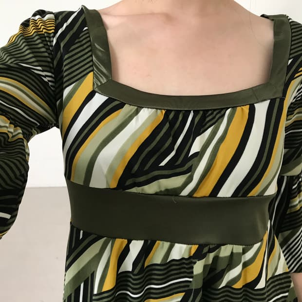 vintage green pattern top