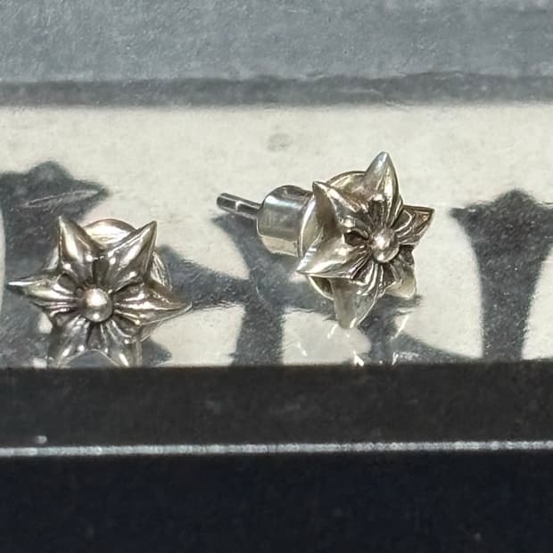 Star Stud Earing 스타 스터드 이어링