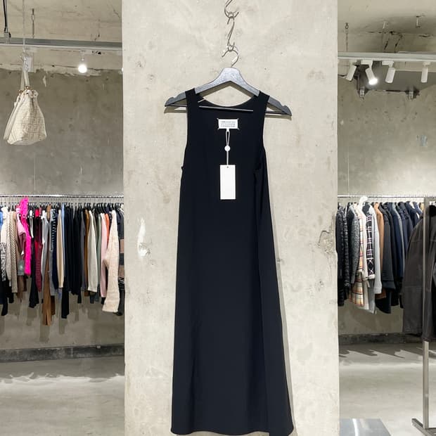 메종 마르지엘라 1 블랙 백스티치 컷 아웃 트리아세테이트 드레스