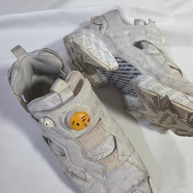 [VETEMENT x Reebok] 베트멍 리복 퓨리