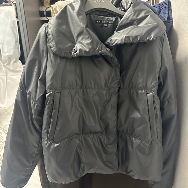 띠어리 패딩 p사이즈