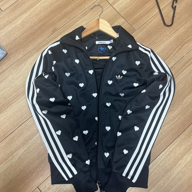 아디다스 하트 도트 져지