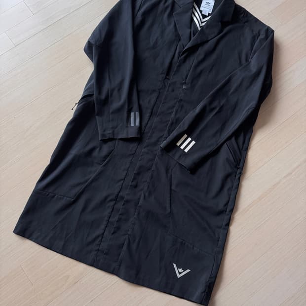 아디다스 x 화이트 마운티니어링 바람막이 롱 코트