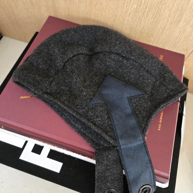 프라다 이어플랩 캡
