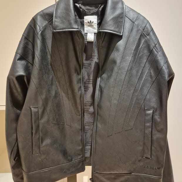 아디다스 블랙 가죽 자켓 M
