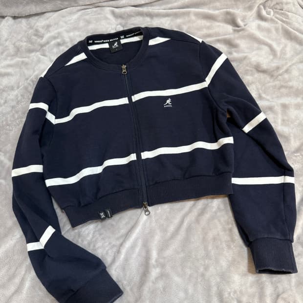 캉골 네이비 투웨이 스트라이프 크롭 집업