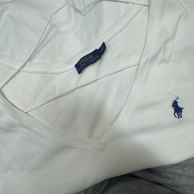 폴로 랄프로렌 V넥 티셔츠