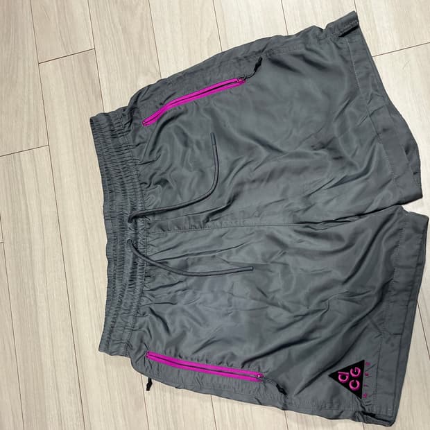 나이키 acg 우븐 쇼츠 그레이 xs