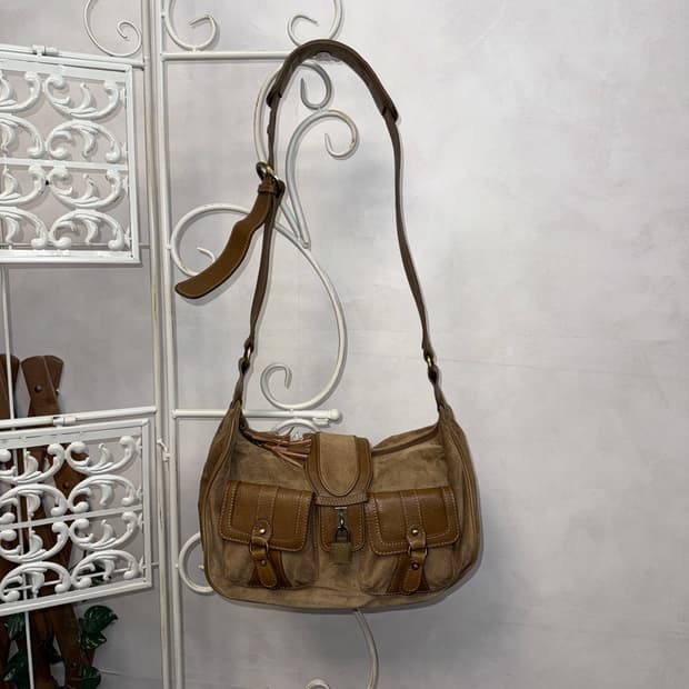 Bean pole ash beige western suede 숄더백