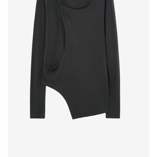 인사일런스우먼 트위스트 드레이핑롱슬리브