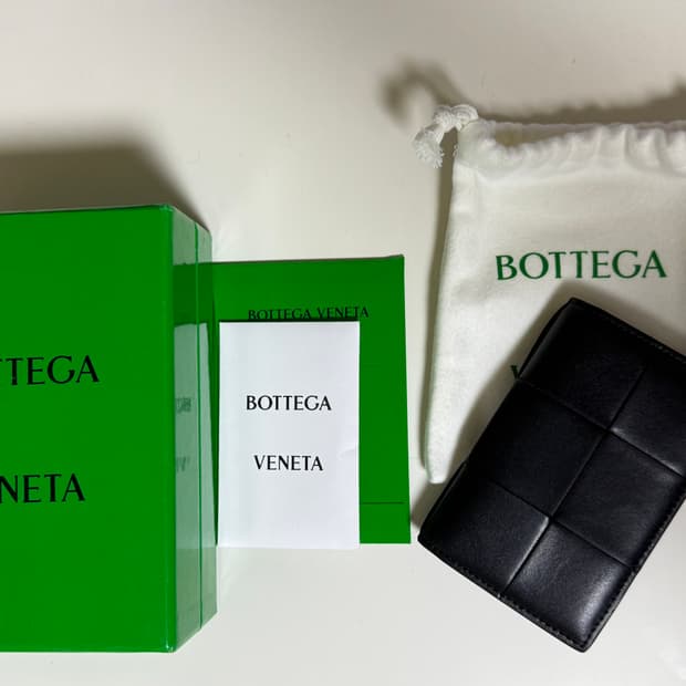 보테가베네타 플랩 지갑