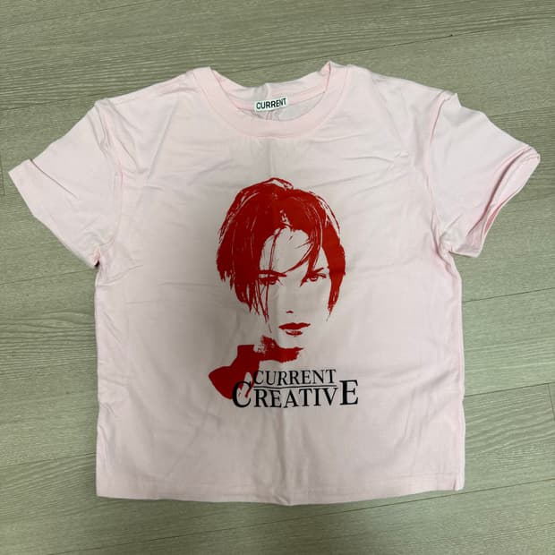 커렌트 90s printed crop tee baby pink