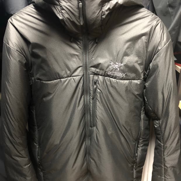 아크테릭스 누클리아이SV파카 신형 M