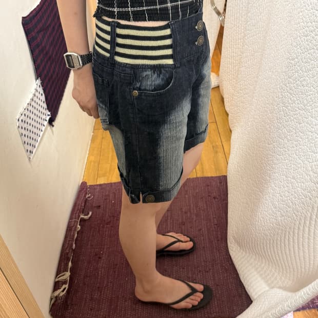 Washed denim shorts