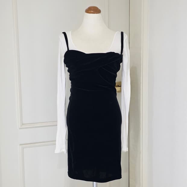 GU 일본 연말하객룩 코디세트) 벨벳미니꼬임뷔스티에원피스 긴팔화이트슬리브