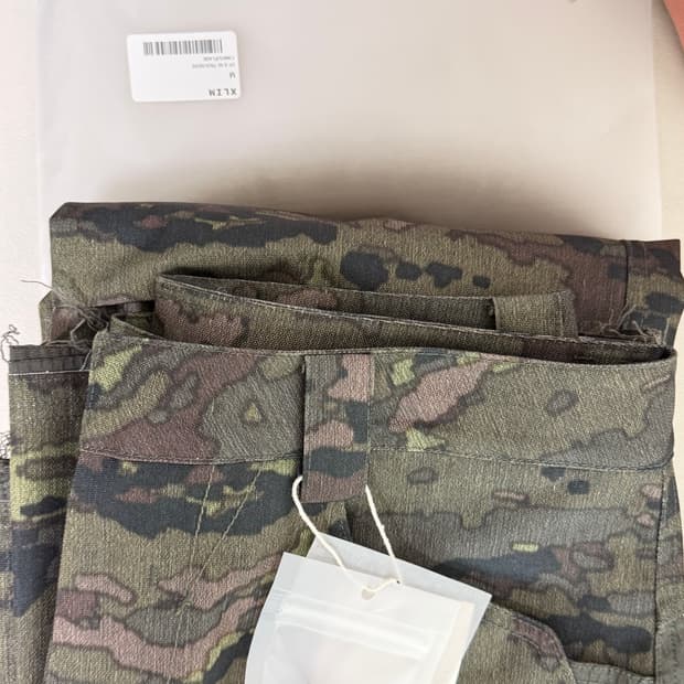 EP.8 03 TROUSERS CAMO M