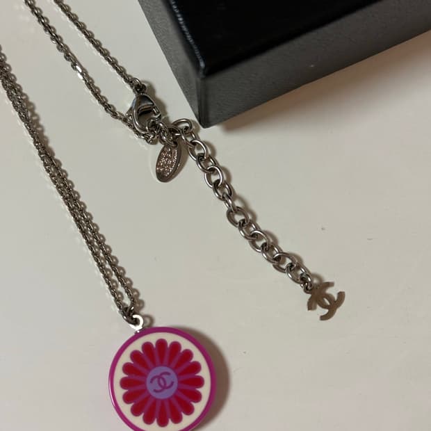 샤넬 플라워 cc로고목걸이(핑크)