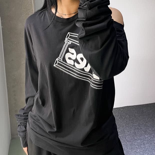 에리즈 숄더 홀 슈퍼 롱 L/S