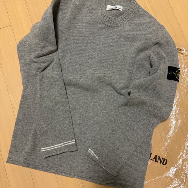 (실착1회 ) 스톤아일랜드 니트