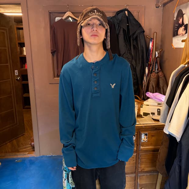 AMERICAN EAGLE 아메리칸 이글 빈티지핏 블루 헨리넥 셔츠