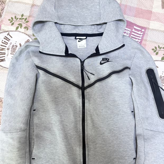 나이키 테크팩 판매(쿨거 시 네고 가능)