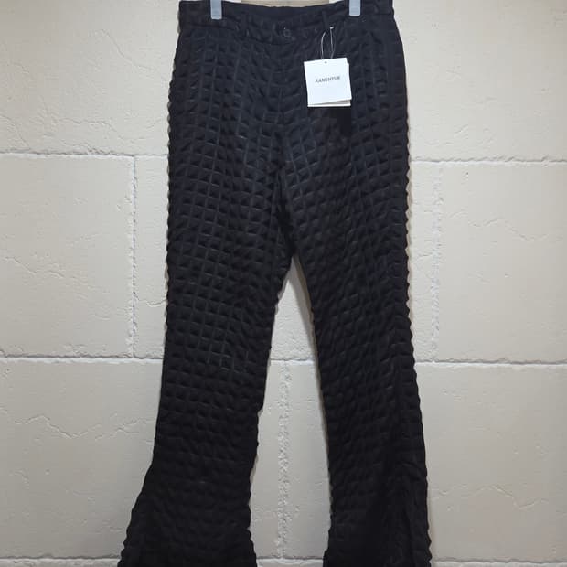 강혁 하이웨스트 플레어컷 비건 스웨이드 트라우저 블랙 L