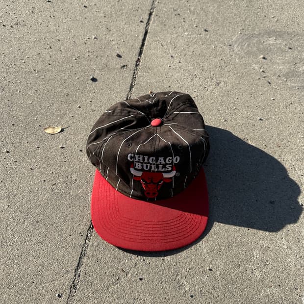 vintage 90's chicago bulls starter cap