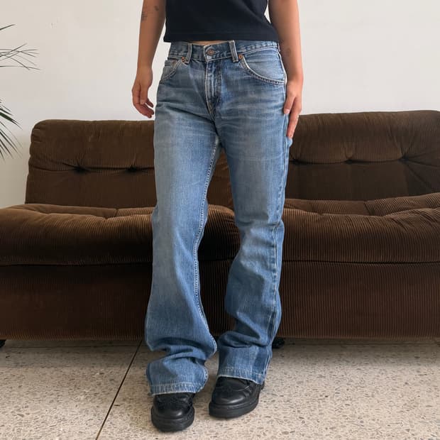 Levi’s 525 미드 워시 부츠컷 데님 팬츠