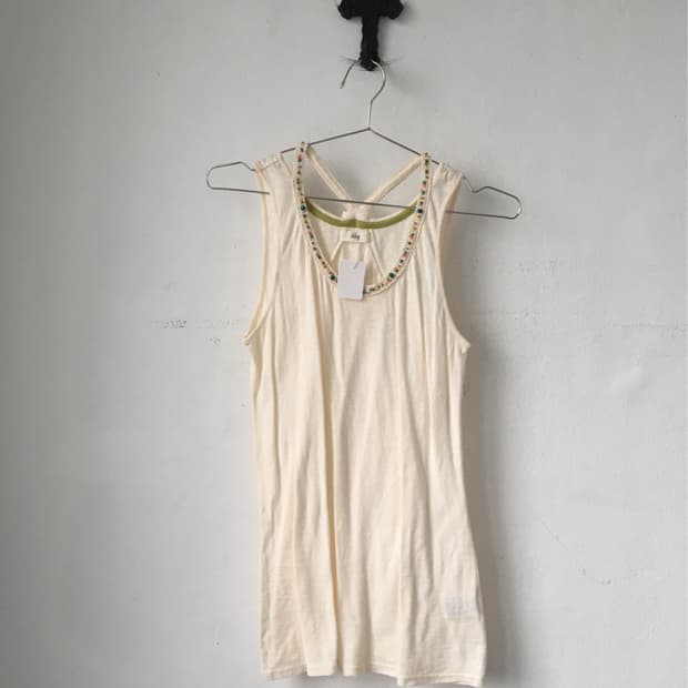 Beads point sleeveless