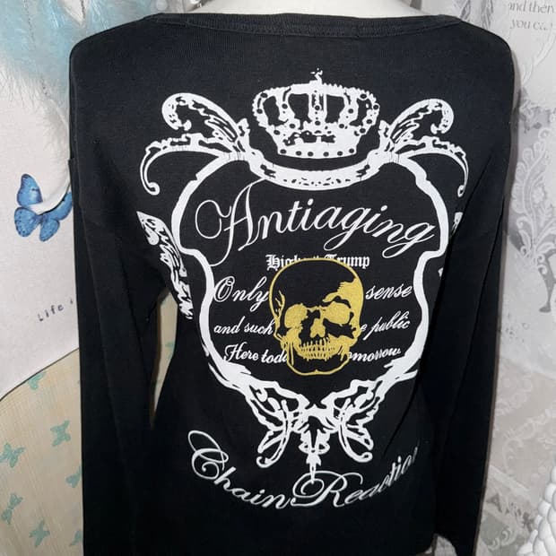 블랙 펑크 레터링 롱슬리브 티셔츠