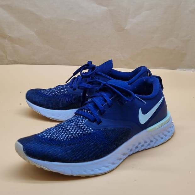 나이키 오디세이 리액트 플라이니트 런닝화245 