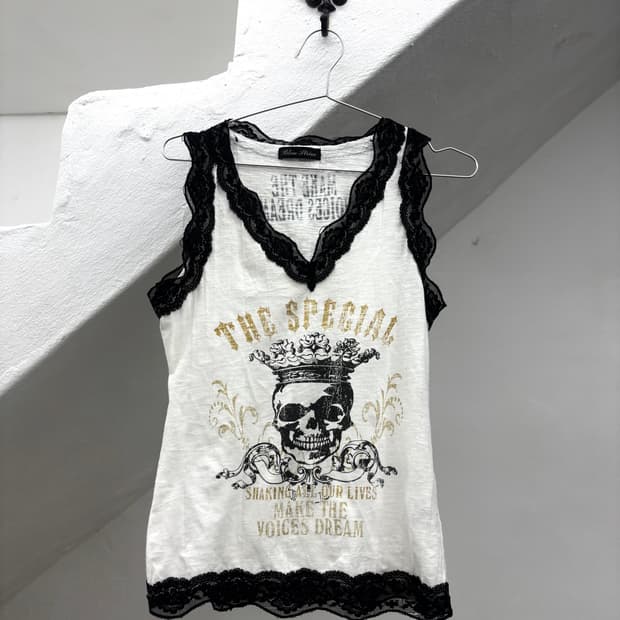 Blue strive skull lace sleeveless top  