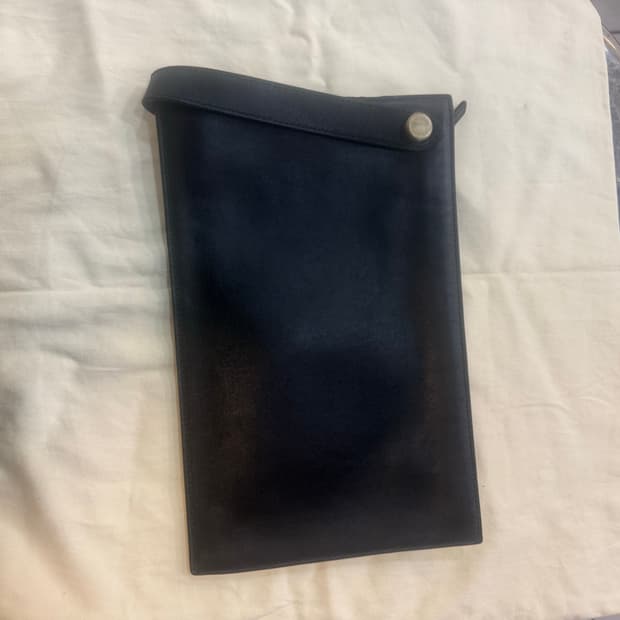 정품 멀버리 클러치 팝니다