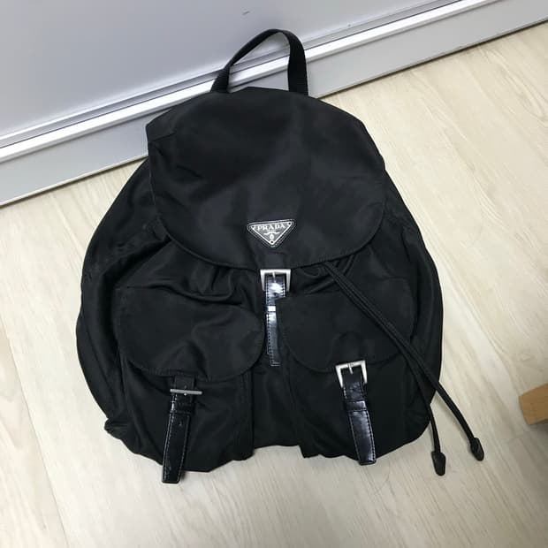 프라다 빈티지 백팩 미디움