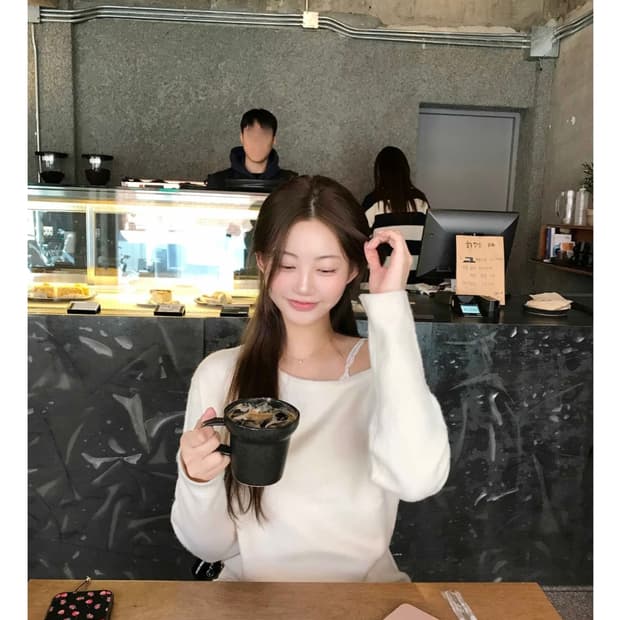 (새상품) 제니오 캐시미어 원숄더 니트