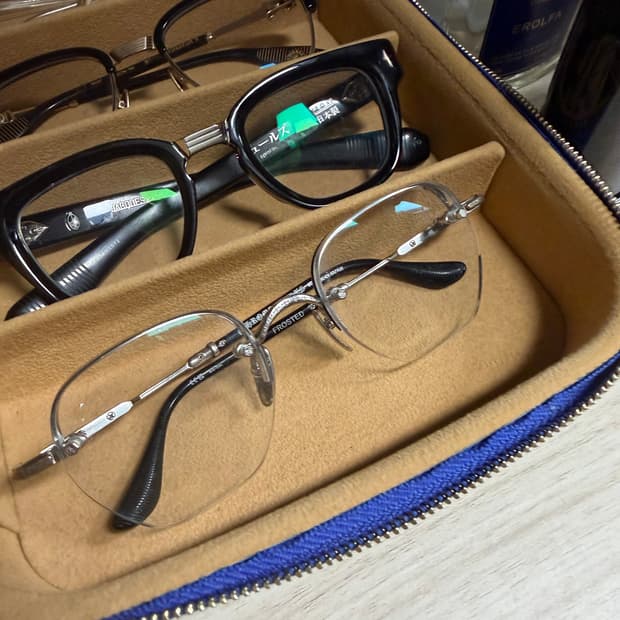 크롬하츠 프로스티드 안경 