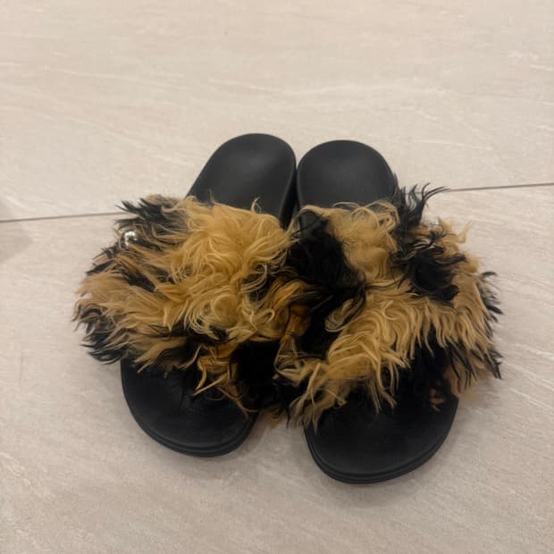 마르니 털 슬리퍼 42사이즈