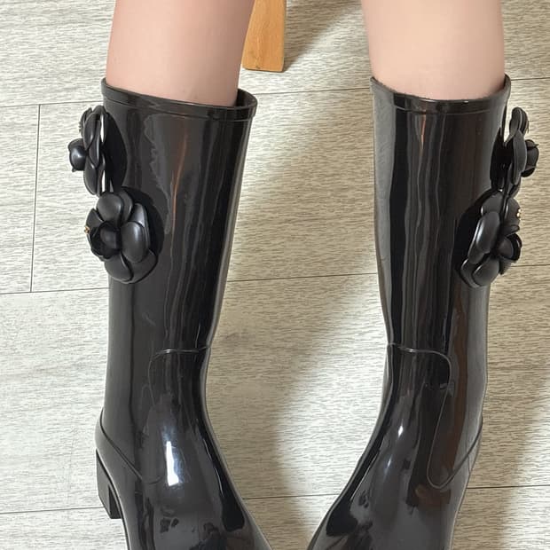 샤넬 까멜리아 레인부츠 38