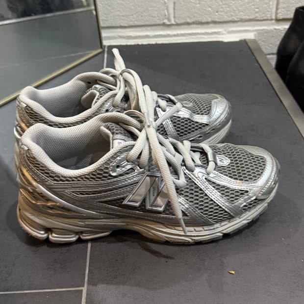 뉴발란스 1906R 하버 그레이 실버 메탈릭 260