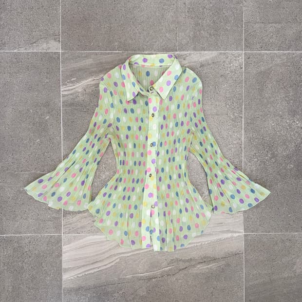 Green candy dot pleats blouse 