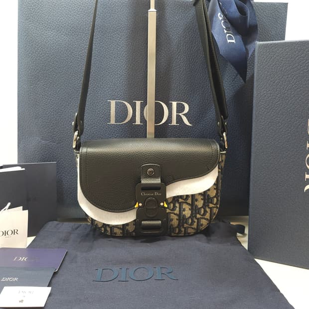 디올 오블리크 미니 새들 플랩 메신저백