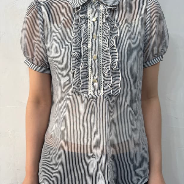 frill line shirt